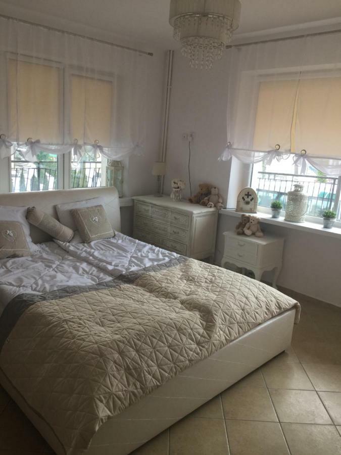 Magiczny Zakatek Apartment โปเบียโรโว ภายนอก รูปภาพ