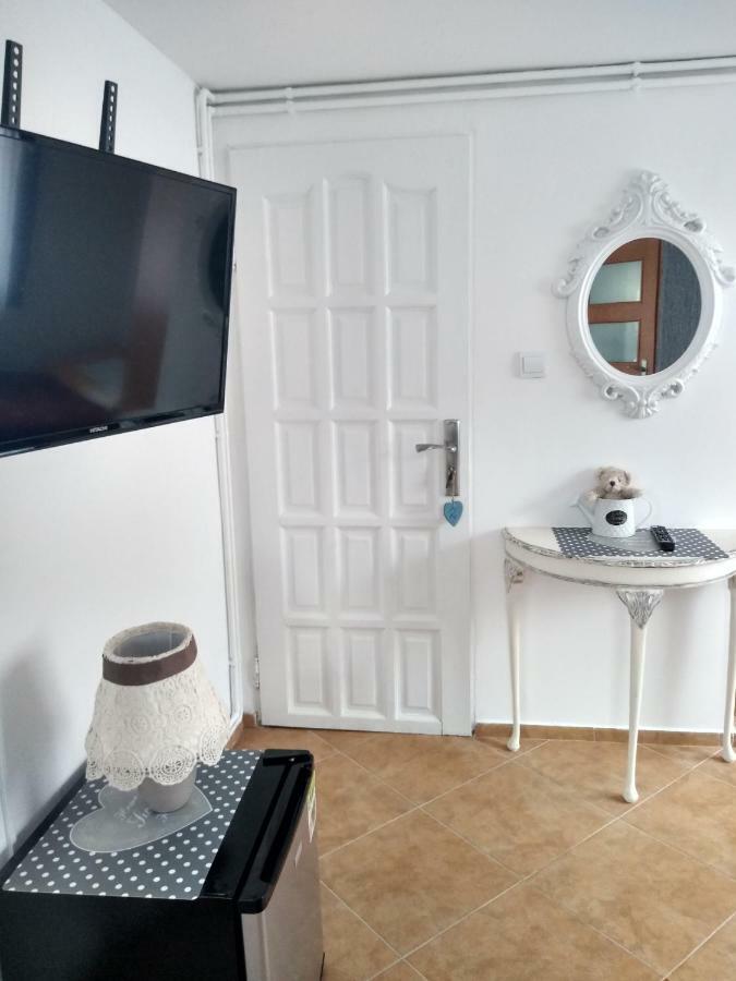 Magiczny Zakatek Apartment โปเบียโรโว ภายนอก รูปภาพ