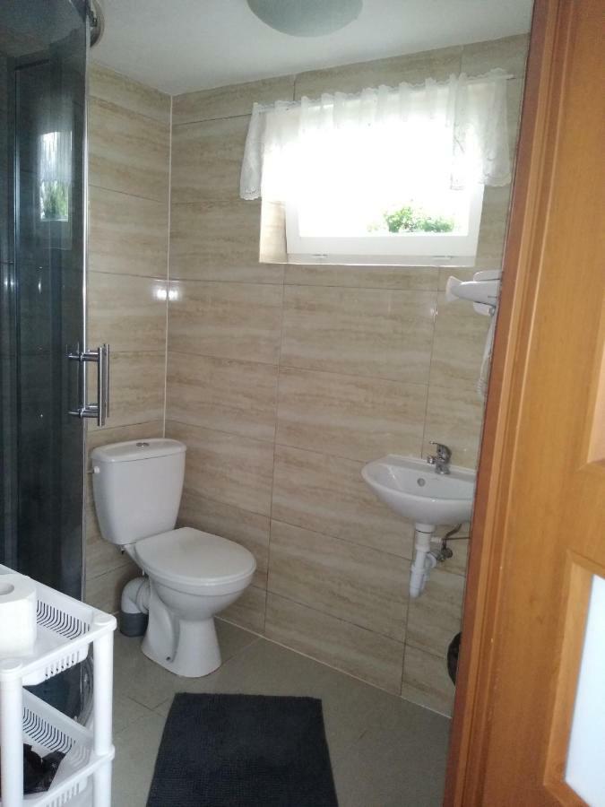 Magiczny Zakatek Apartment โปเบียโรโว ภายนอก รูปภาพ